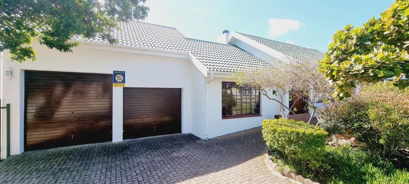 4 Bedroom Property for Sale in Bayview Western Cape